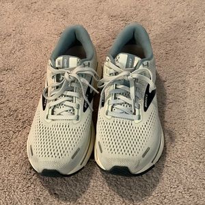New Brooks Ghost 14, worn once, size 8, very comfy, Just don’t fit me well.